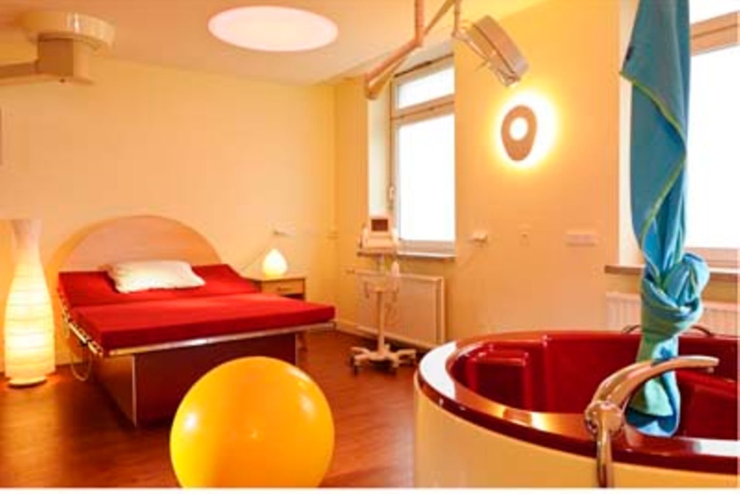 Entbindungsbett von "Parentis" in der Asklepios Klinik Nord - Heidberg in Hamburg
