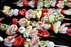 Grillrezepte: Tortellini-Spießchen