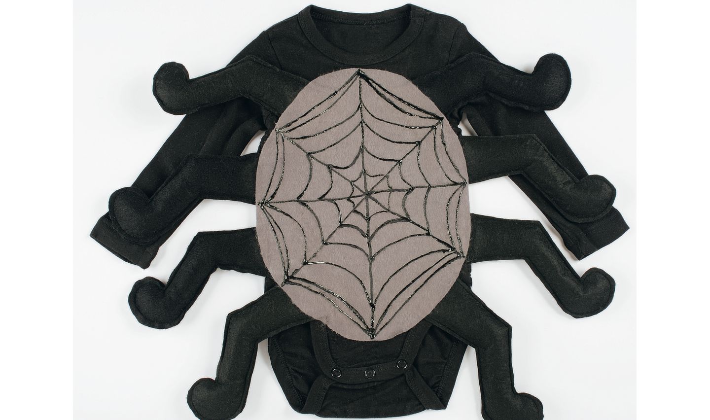 Baby-Kostüm selber machen: Spinnenkostüm