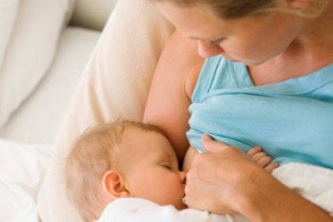 Milchfluss: Zu wenig Milch fürs Baby - was tun?