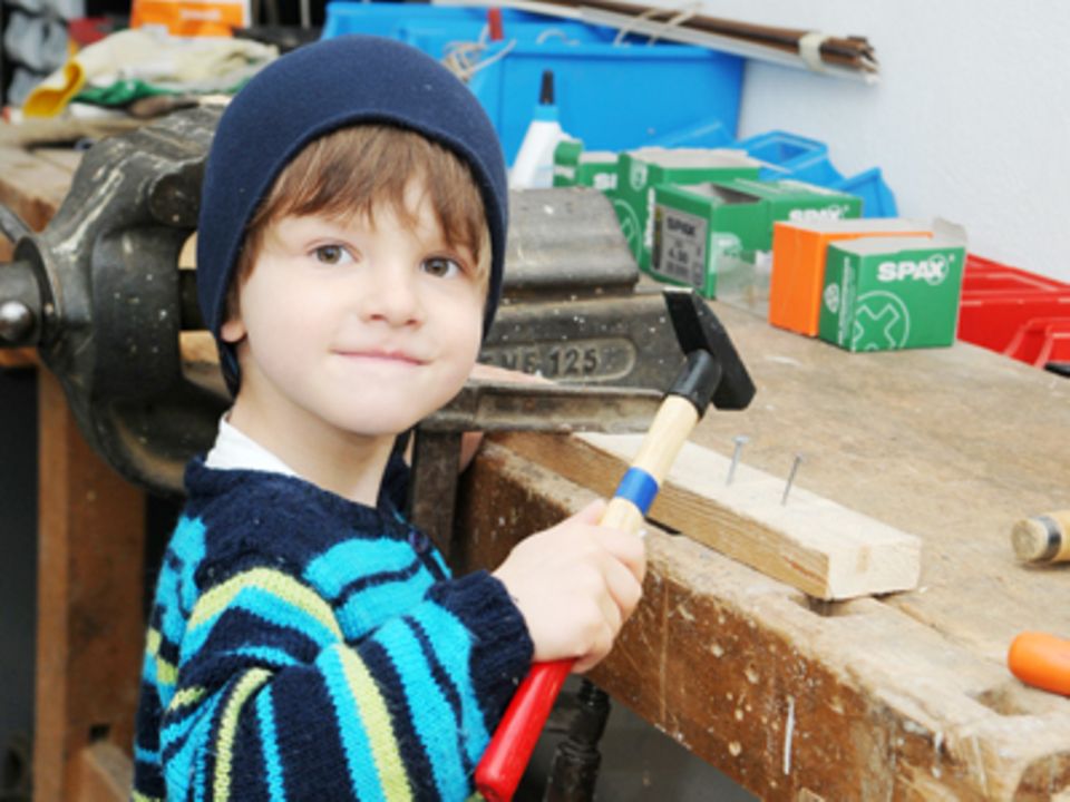Kinderwerkstatt: Ein Werkplatz im Kinderzimmer