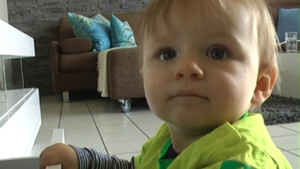 Baby-Entwicklung: Baby mit 45 Wochen: Die 45. Lebenswoche Deines Babys Baby-Entwicklung: Baby mit 45 Wochen: Die 45. Lebenswoche Deines Babys