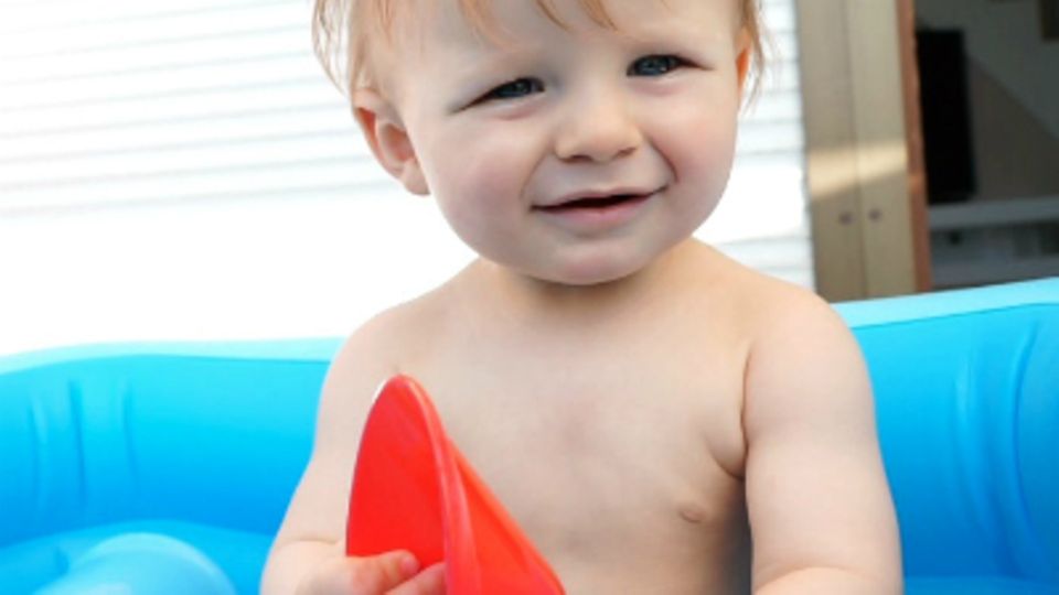 Baby-Entwicklung: Baby mit 44 Wochen: Die 44. Lebenswoche Deines Babys Baby-Entwicklung: Baby mit 44 Wochen: Die 44. Lebenswoche Deines Babys