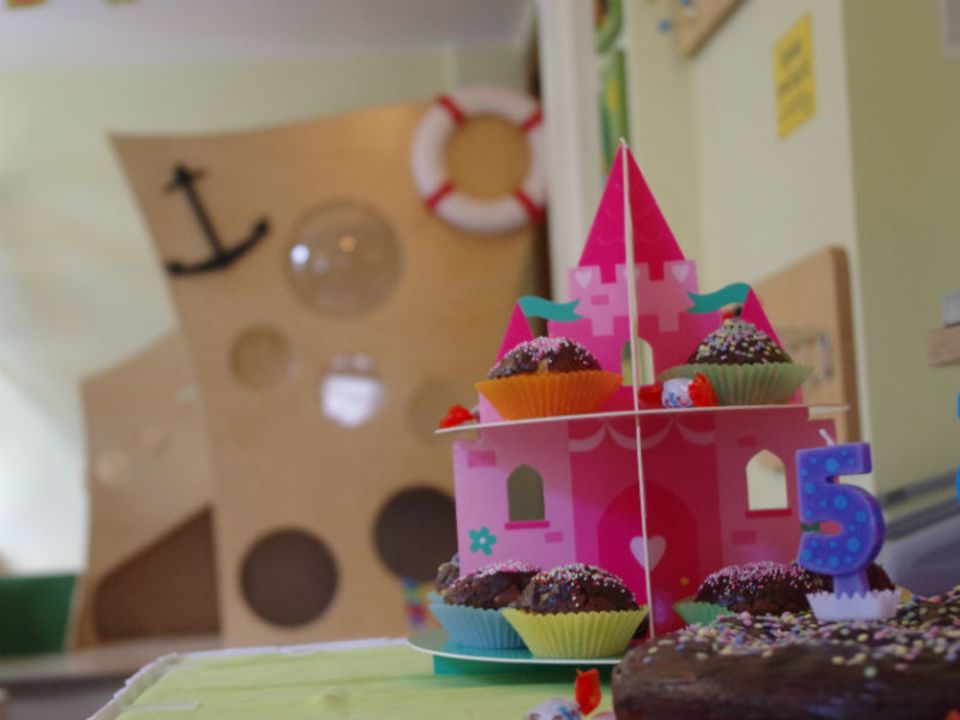Kinderfreundliche Cafés: Hier sind Mütter und Kinder willkommen Kinderfreundliche Cafés: Hier sind Mütter und Kinder willkommen