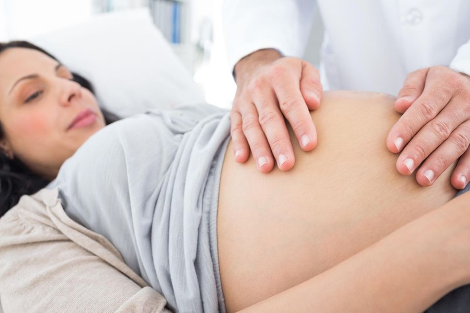 Äußere Wendung: Der richtige Dreh für eine normale Geburt bei Beckenendlage