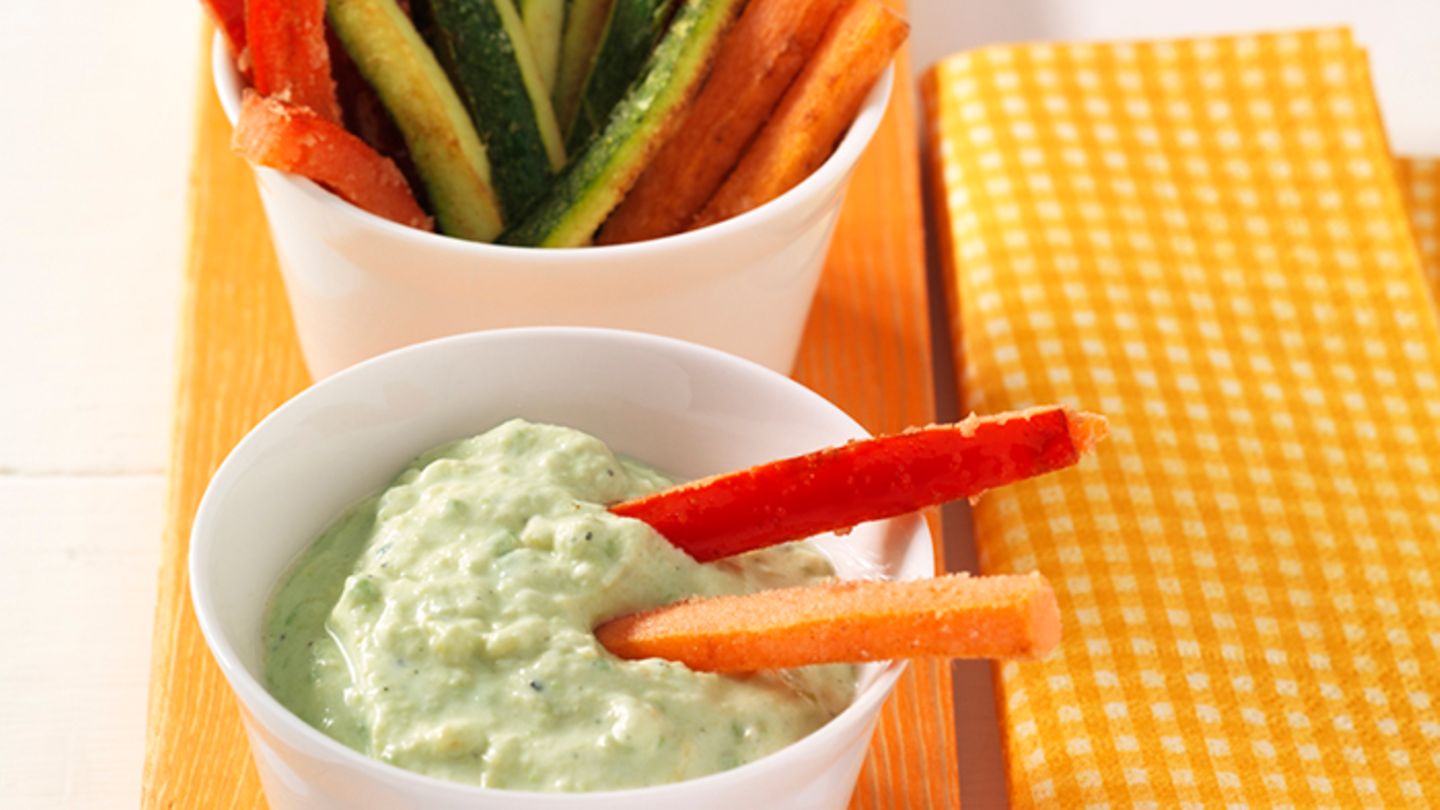 Kleinkind-Rezept: Gemüse-Pommes mit Quarkdip | Eltern.de