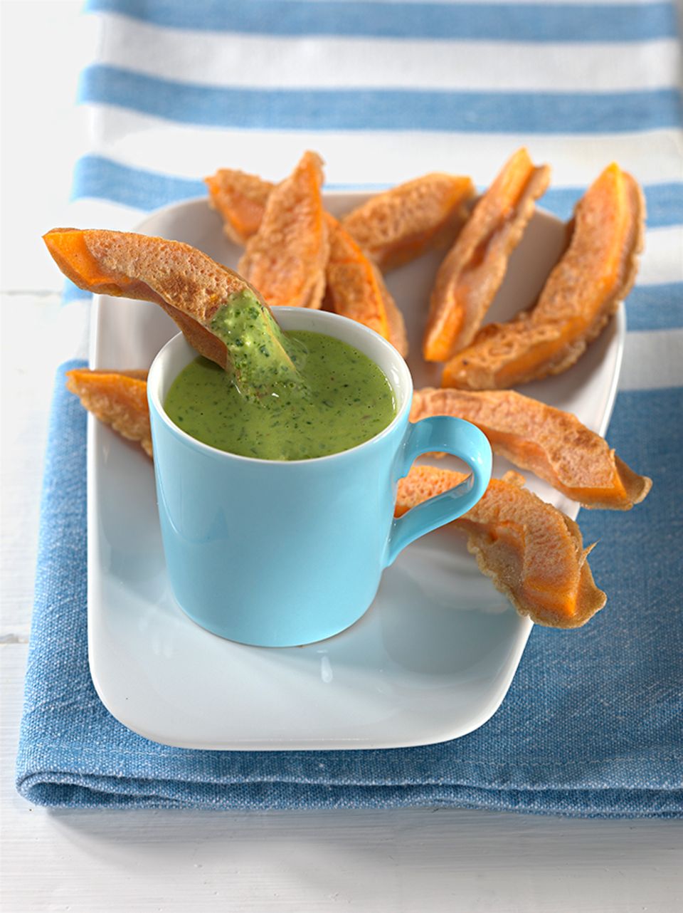 Kleinkind-Rezept: Gebackene Kürbisspalten mit Dip | Eltern.de