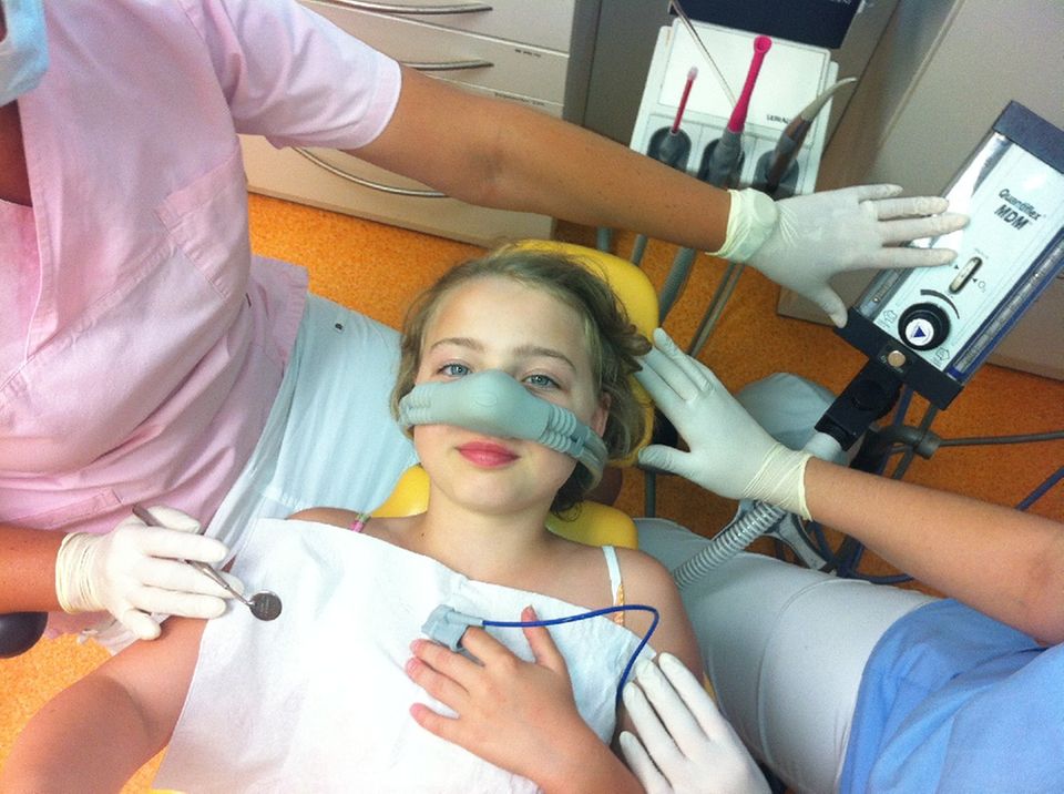 Lachgasbehandlung beim Kinderzahnarzt Lachgasbehandlung beim Kinderzahnarzt