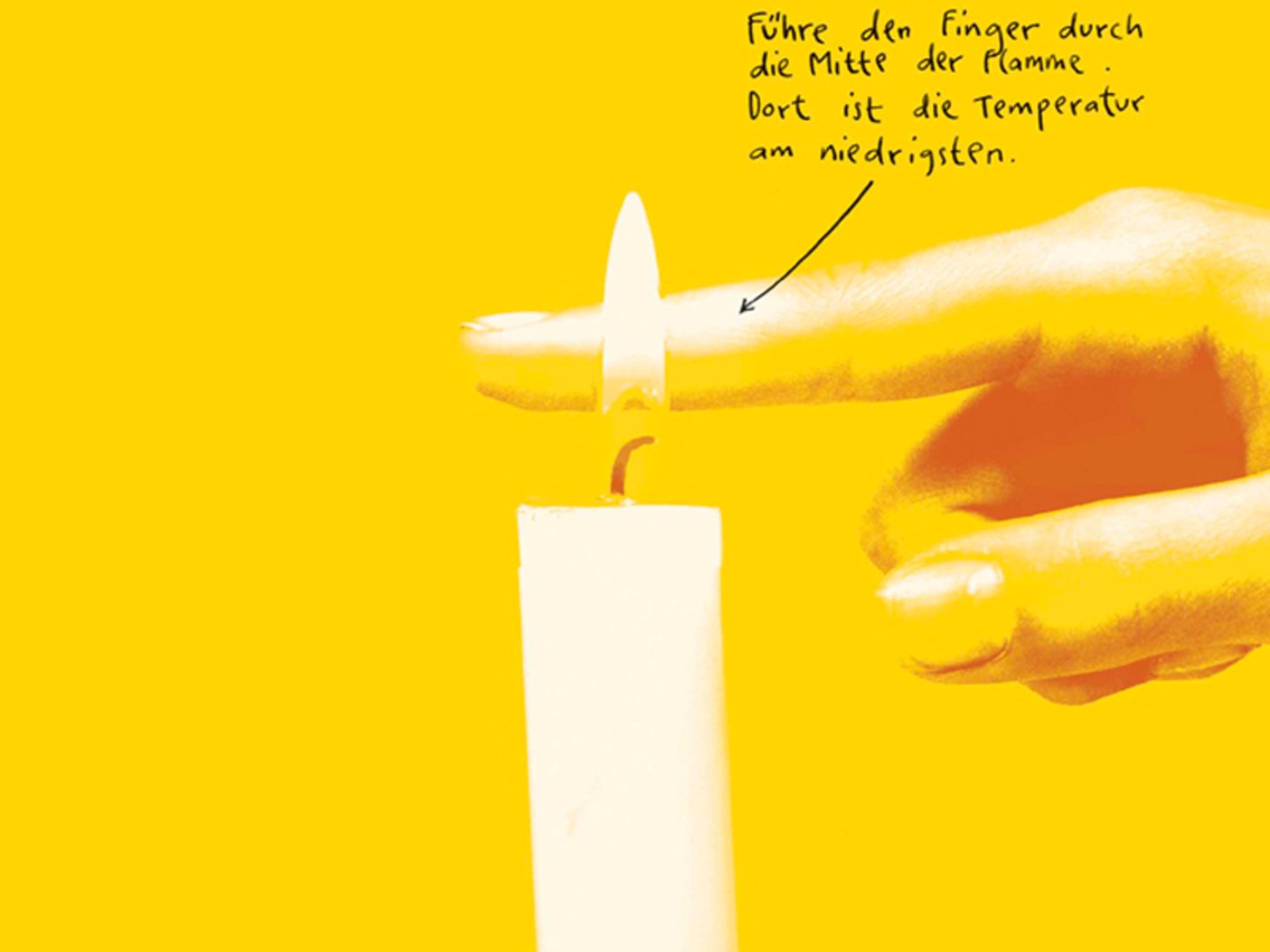 2. Finger durch eine Kerzenflamme ziehen | Eltern.de