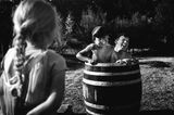 Ganz ohne Geräte: Surreal und beeindruckend - 26 fantastische Fotos einer Kindheit ohne Technik