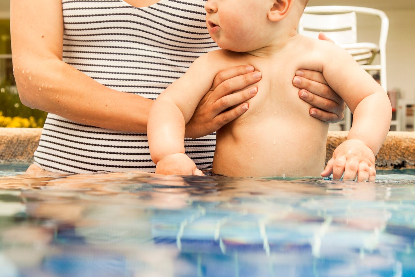 Baby Babyschwimmen Mama Sommer Wasser