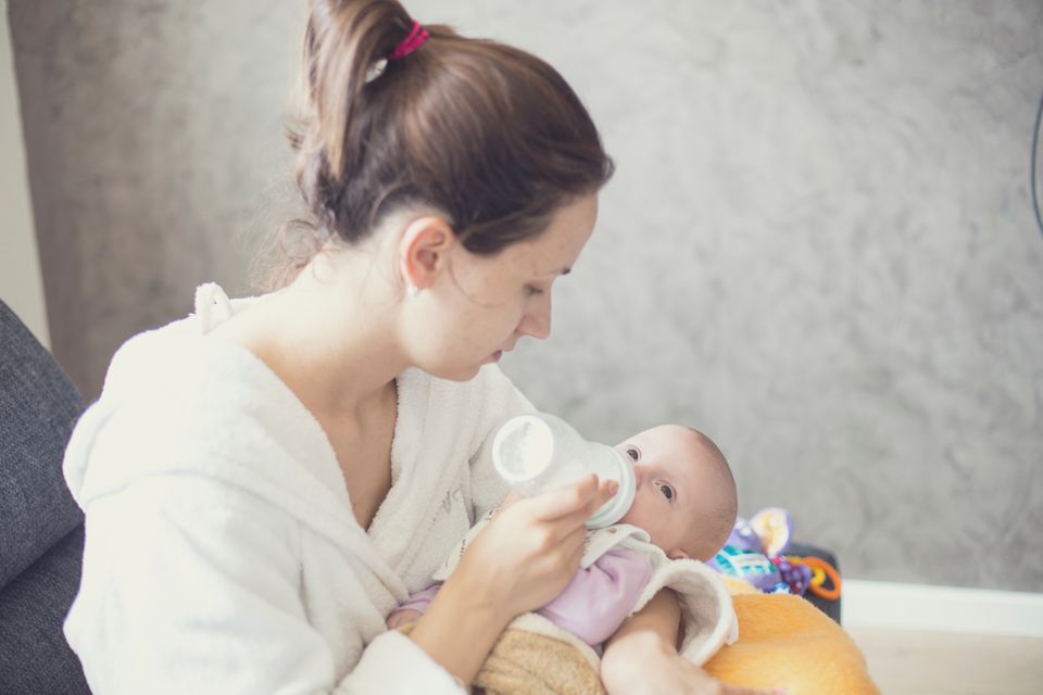 Fläschchen machen: So bereitest Du die Babyflasche mit Milchpulver richtig zu