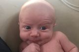 Wie ein Großer!: Unglaublich witzig - dieses Baby ist Meister der Mimik!