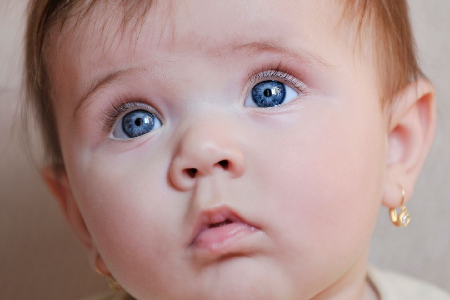 Ohrringe für Babys: Ohrlöcher stechen bei Babys: Hübsch oder Körperverletzung?
