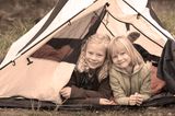 Kinder im Zelt