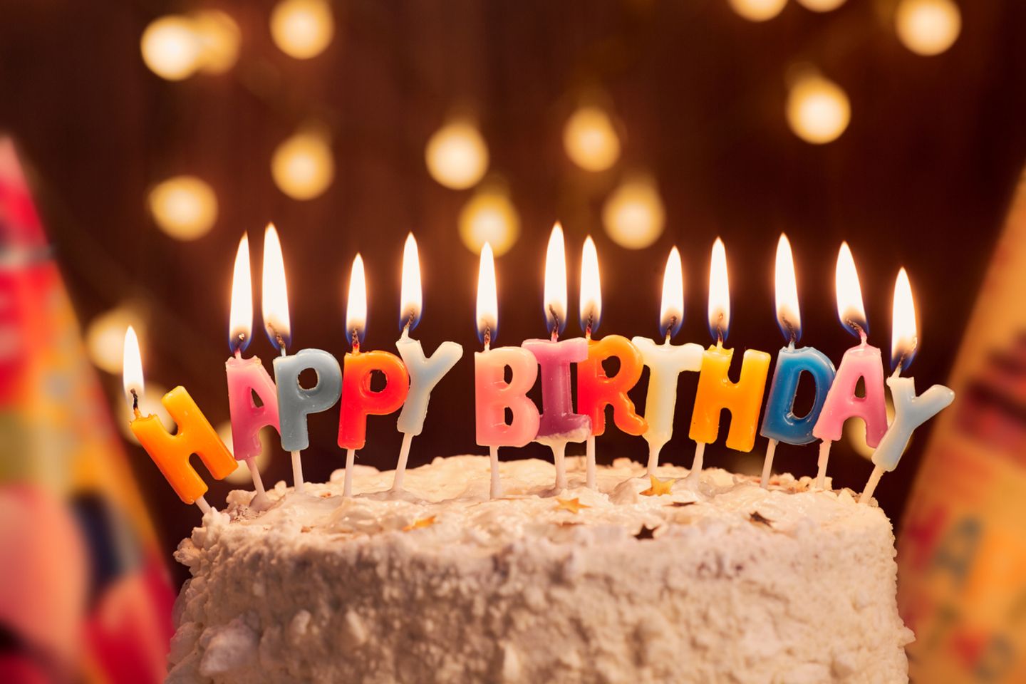 Happy Birthday Kerzen auf Torte