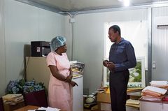 Das staatliche Krankenhaus in Jacmel wurde vor drei Jahren zum modernen Klinikum mit zwei separaten Gebäuden ausgebaut. Das eine spendeten die Japaner, das andere die Kanadier.