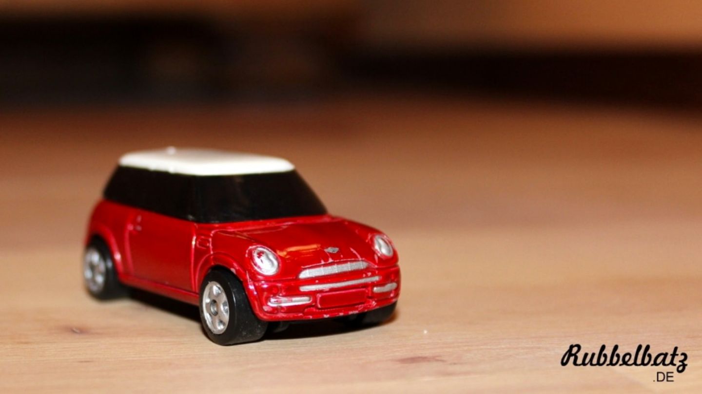 Rubbelbatz: Das Baby schreit im Auto? Wie unser Kind Autofahren lernte Rubbelbatz: Das Baby schreit im Auto? Wie unser Kind Autofahren lernte