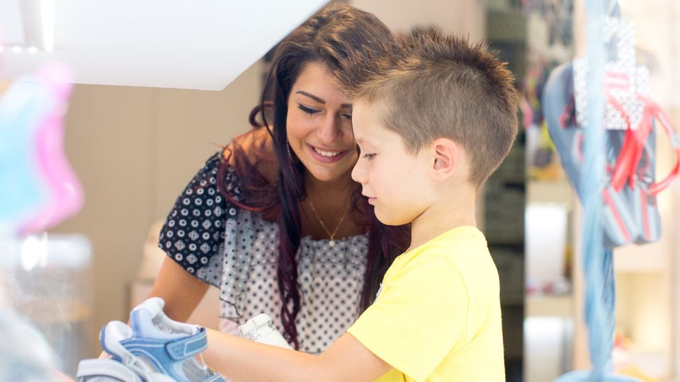 Kaufe Kinderschuhe nachmittags