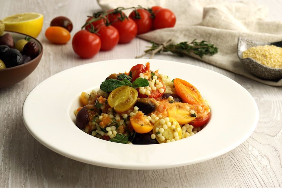 Rezepte : Perl-Couscous mit gerösteten Tomaten und Oliven