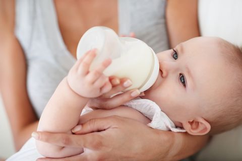 Babyernährung: Stillen und Flaschennahrung: Zwiemilch für Babys