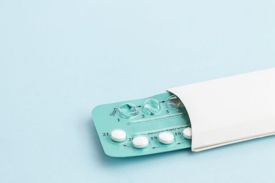 Pille absetzen: Schluss mit hormoneller Verhütung – Gründe und Folgen