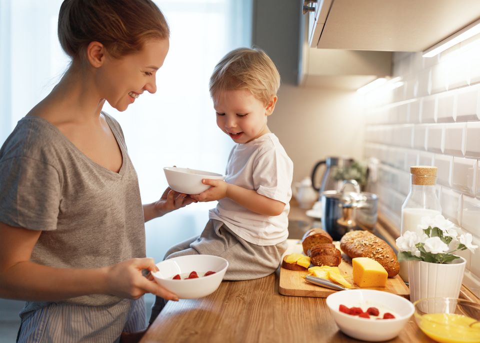 Gesunde Ernährung: Kochen mit Kindern: Mit diesen Tipps klappt’s in der Küche