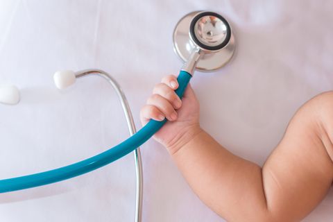 Untersuchung beim Kinderarzt