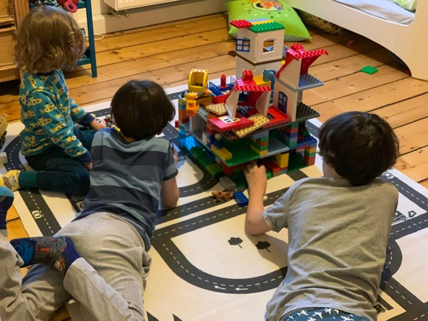 BloggerMumof3Boys, 3 Kinder BloggerMumof3Boys, 3 Kinder
