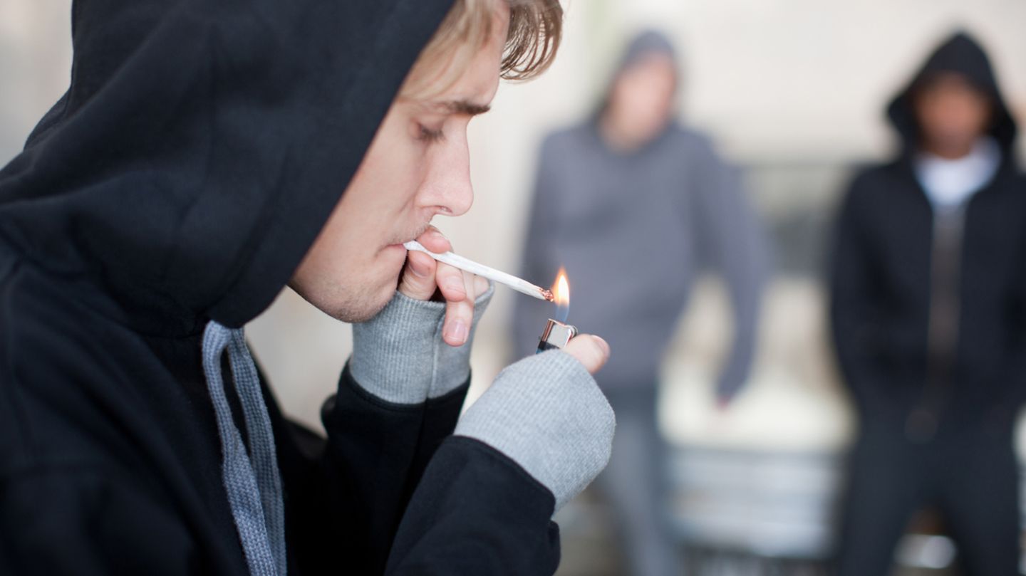 Erfahrungsbericht: HILFE, mein Sohn kifft | Eltern.de