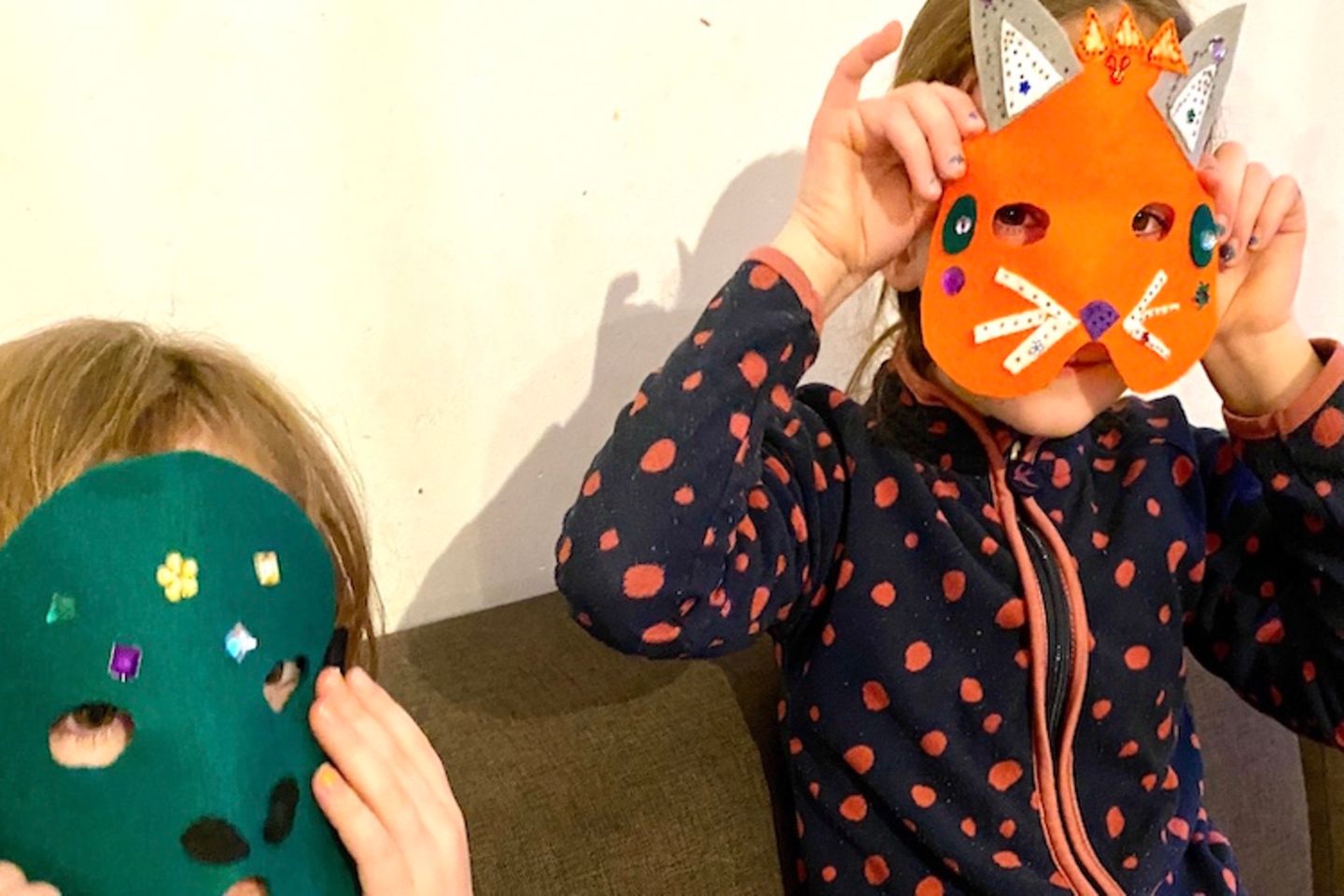 Lächeln und winken: DIY-Tipp: Fantasievolle (Filz-)Masken basteln