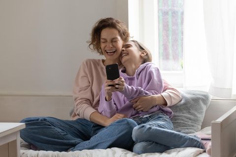 Pubertierende Kinder: Mutter und Tochter