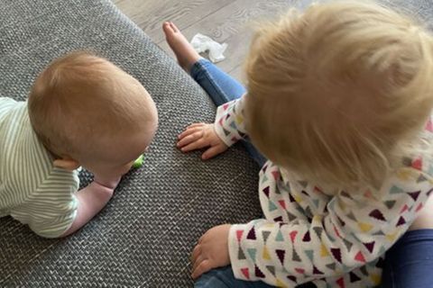 Tausche Pumps gegen Schlappen: Ein Jahr Zweifachmama – Erkenntnisse aus dem Alltag mit Baby und Kleinkind