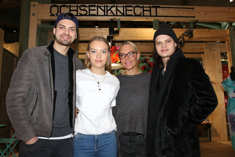 Natascha Ochsenknecht: So offen hat sie noch nie über ihr Sexleben gesprochen Natascha Ochsenknecht: So offen hat sie noch nie über ihr Sexleben gesprochen: Natascha Ochsenknecht mit ihren Kindern