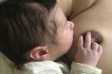 Postpartum Unfiltered: Baby an Brust