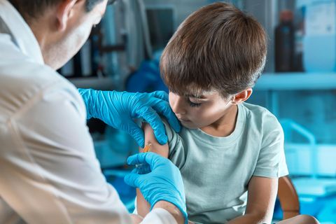 Nach umfangreicher Prüfung: EMA lässt Corona-Impfstoff für Kinder zwischen 5 und 11 Jahren zu