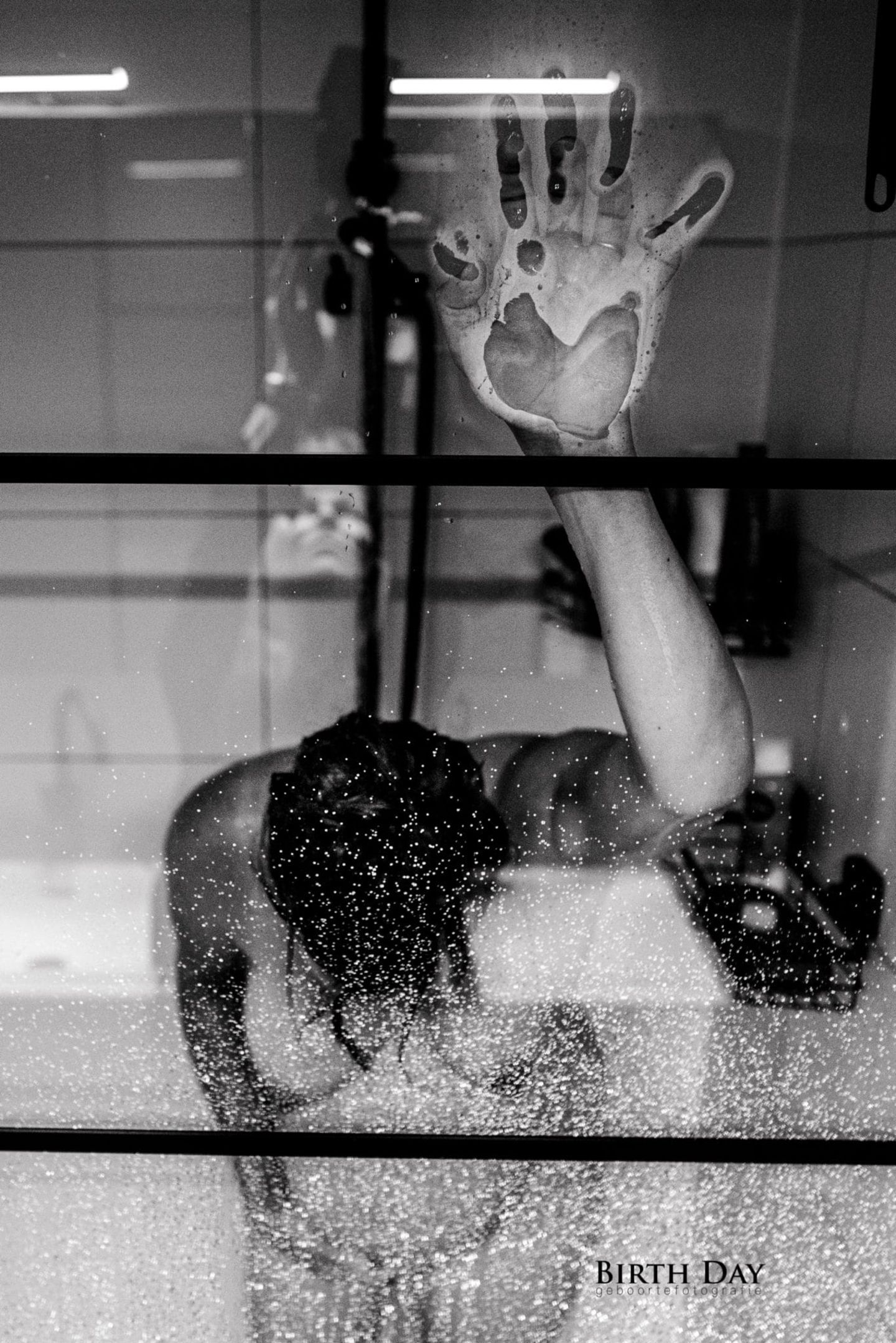 Geburtsfotografie 2022: Cindy Willems "White Noise"