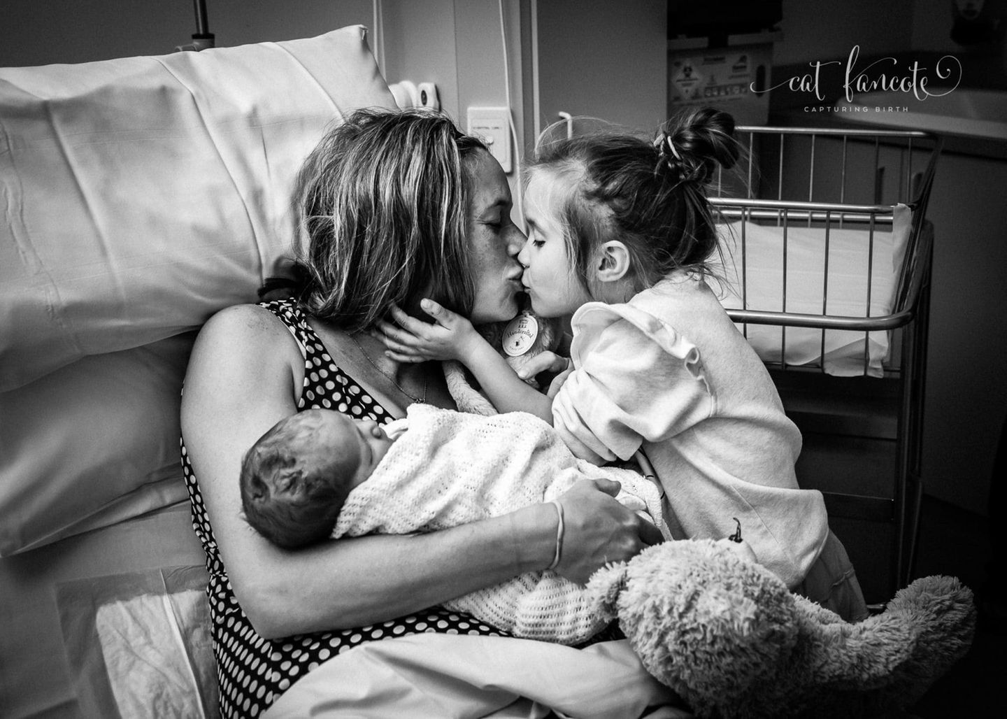 Geburtsfotografie 2022: Cat Fancote "With Love And Adoration"
