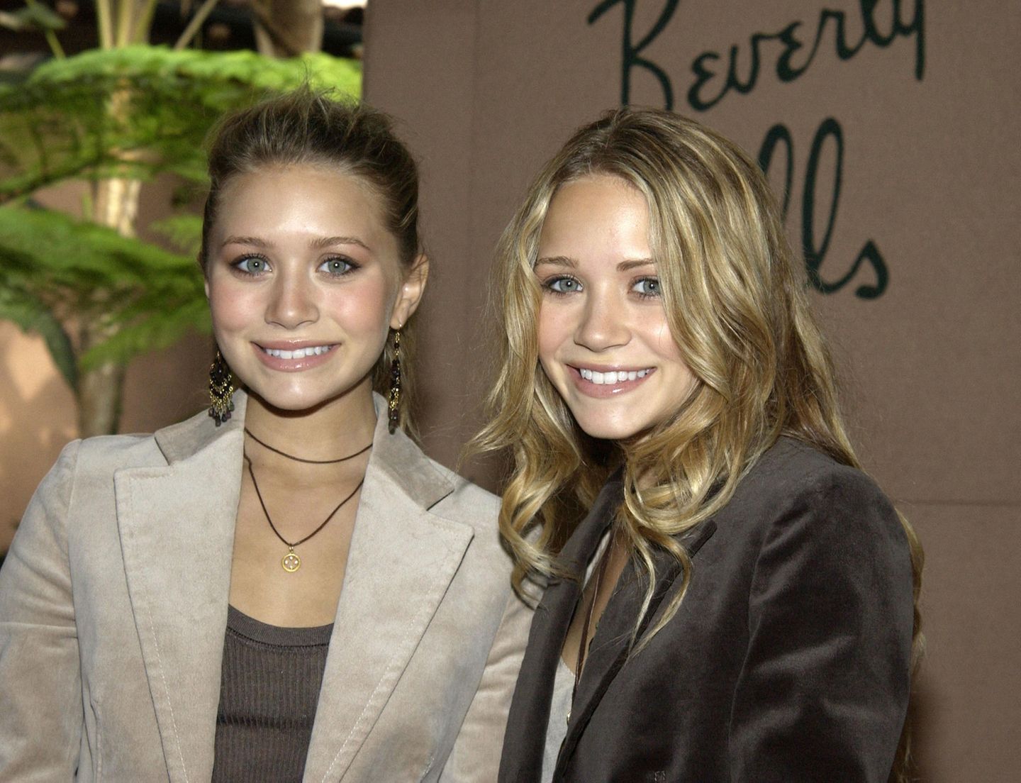 Kinderstars: Mary-Kate und Ashley Olsen posieren für die Fotografen.