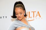 Schwangere Stars: Rihanna posiert für die Fotografen.