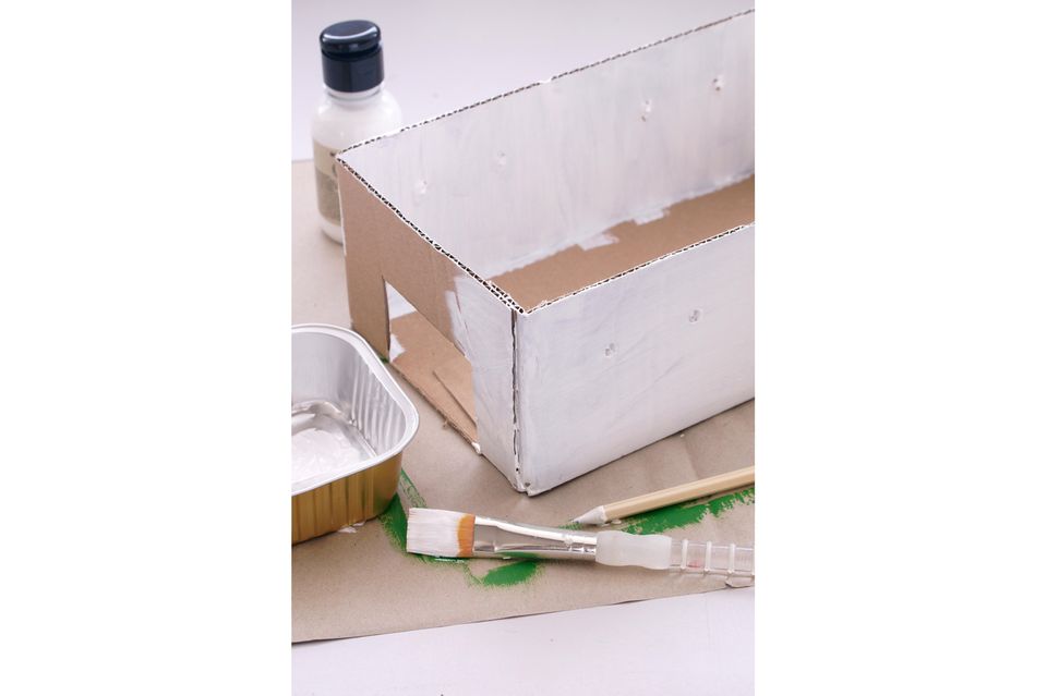 Tischkicker selber bauen: Tischkicker aus Pappe und Wäscheklammern