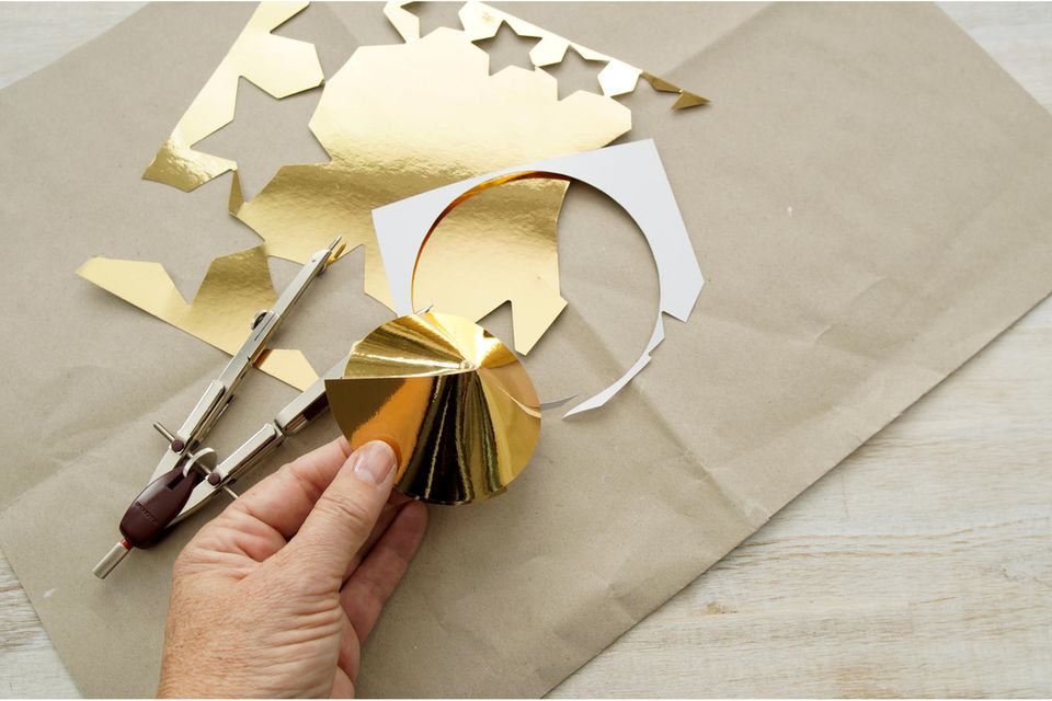 Rakete bauen aus Klorollen: So geht‘s Rakete bauen aus Klorollen: Rakete aus Toilettenpapierrolle basteln