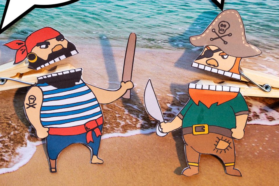 Pirat basteln: Piraten mit Wäscheklammern gebastelt