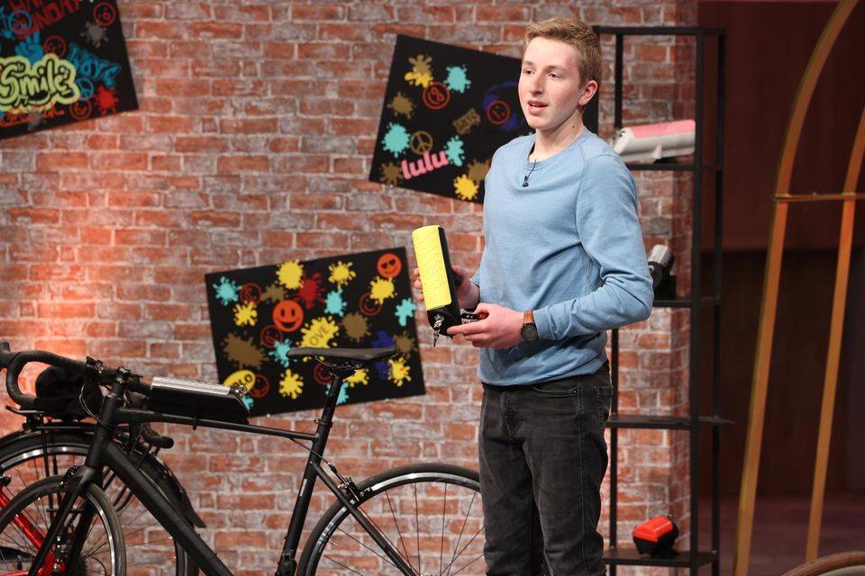 Gründer Aaron Holzhäuer präsentiert BeeMyBox bei DHDL