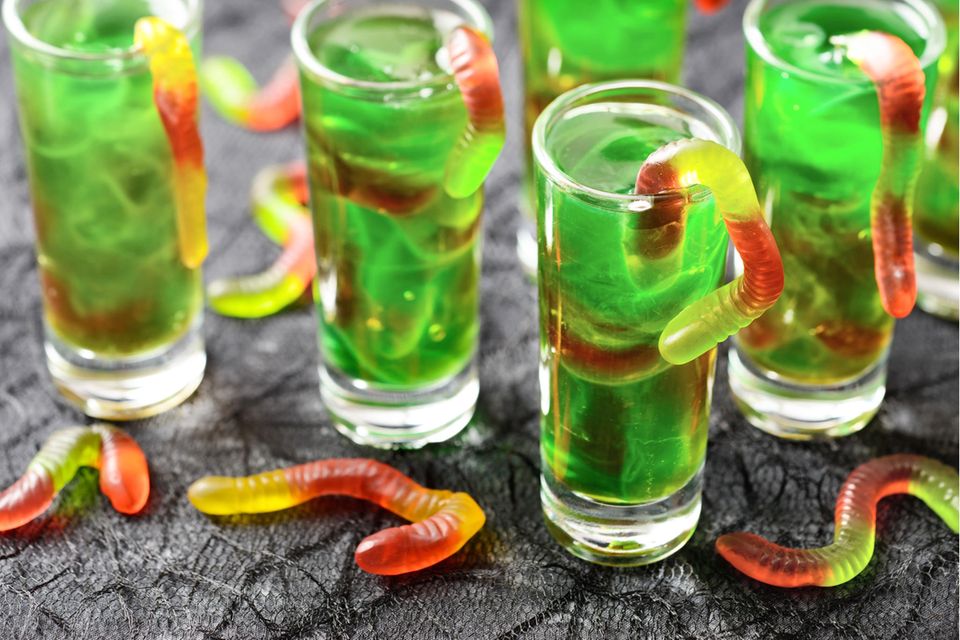 Halloween Buffet: Poisonous Green Worm Jelly
