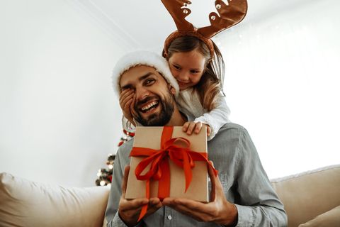 Wer könnte die absurden Weihnachtstage besser zusammenfassen als Eltern?