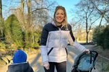 Promi-Eltern: Nina Bott mit Kind und Kinderwagen