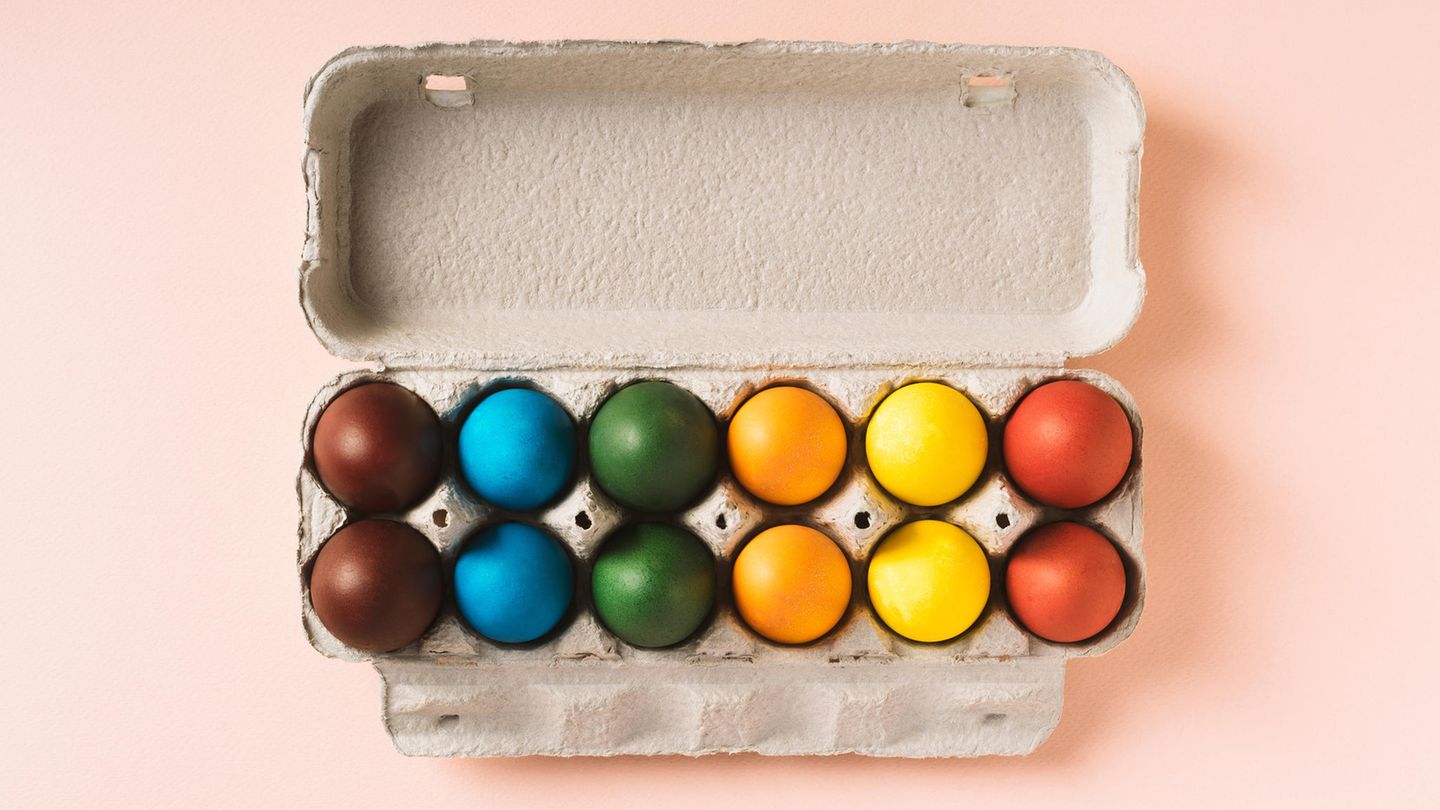 Bunte Ostereier aus dem Supermarkt: bedenklich oder praktisch? | Eltern.de
