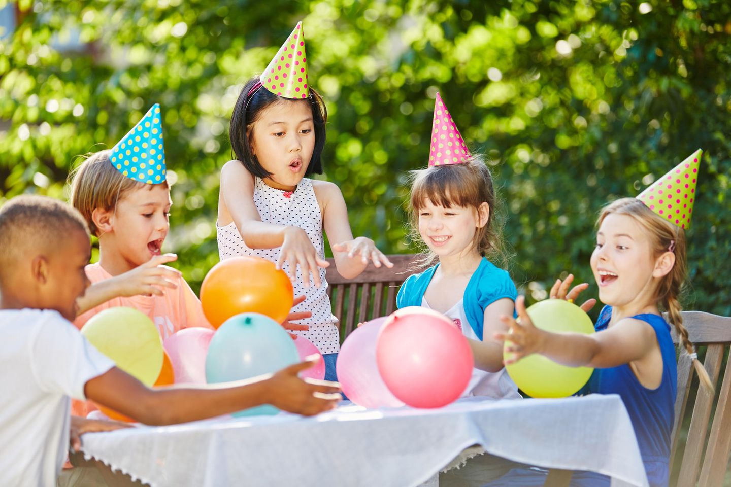 Checkliste Kindergeburtstag: Kinder auf der Party