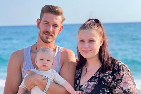 Lavinia Wollny zeigt die ersten Gehversuche ihrer Tochter